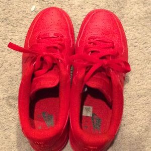 Nike Air Force 1 lows red limited edition
